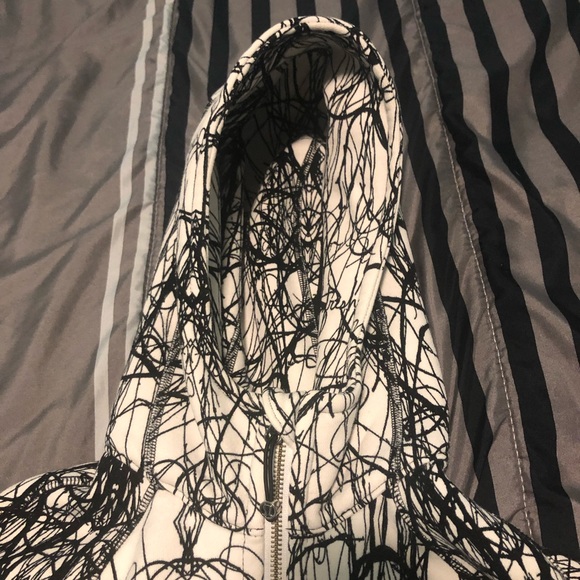 *Rare* Scuba Sweater - Picture 3 of 7